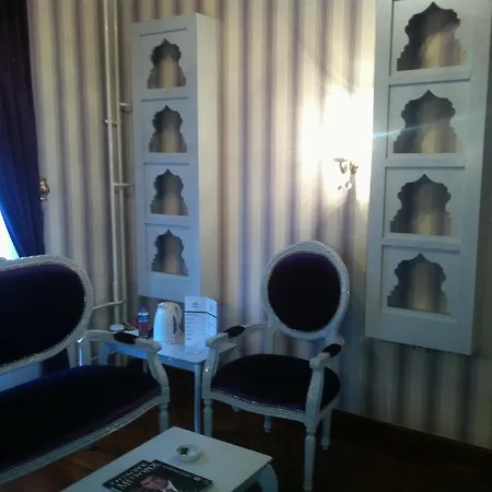 Augustus Boutique Hotel