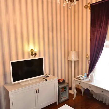 Augustus Boutique